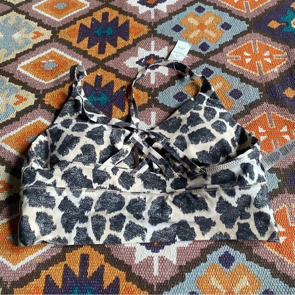 Offline by Aerie Cheetah Support Bra w/ removable pads Size Medium Brand New - Picture 5 of 7